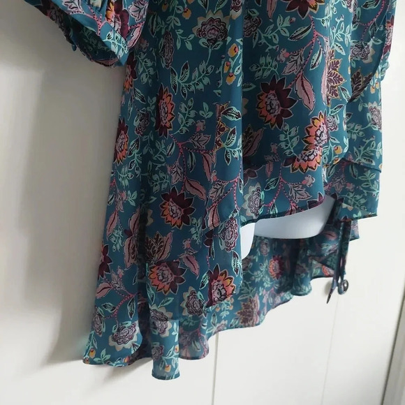 Torrid Georgette Blue Floral Tunic Top Blouse Whimsical Tropical Feminine M/L - Picture 4 of 10